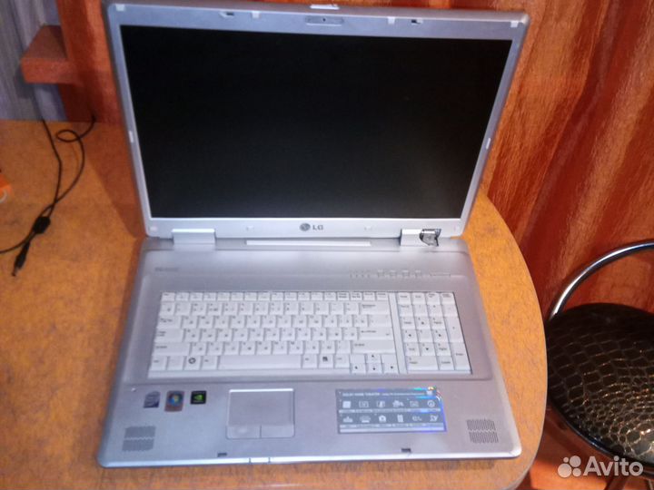 Ноутбук LG S90 S900
