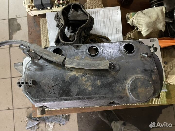 Клапанная крышка galant 8 6a13