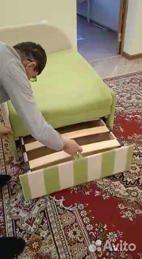 Диван-кровать детский выкатной, цвет салатовый
