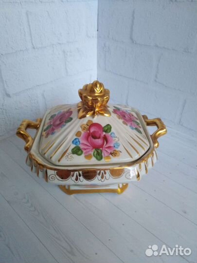 Декоративный самовар и сахарница