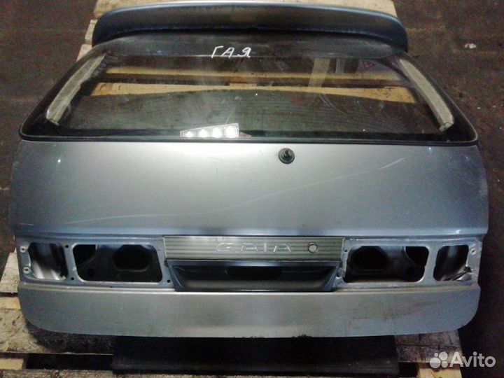 Крышка багажника задняя Toyota Gaia