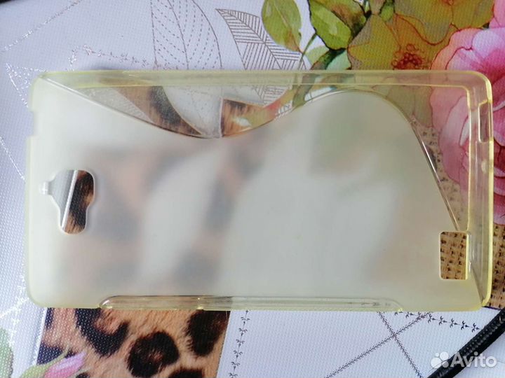 Чехол на телефон