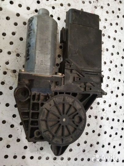 Мотор стеклоподъемника Volkswagen Passat B5