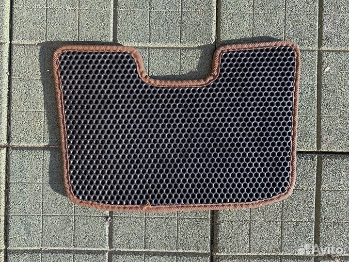 Коврики авто Duster I до 2021 г., коричневая кайма