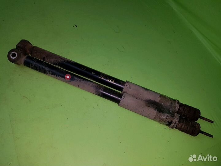 Задние стойки Рено Дастер 2wd передний привод