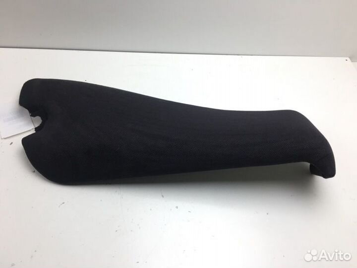 Накладка на стойку задняя правая Toyota Rav4