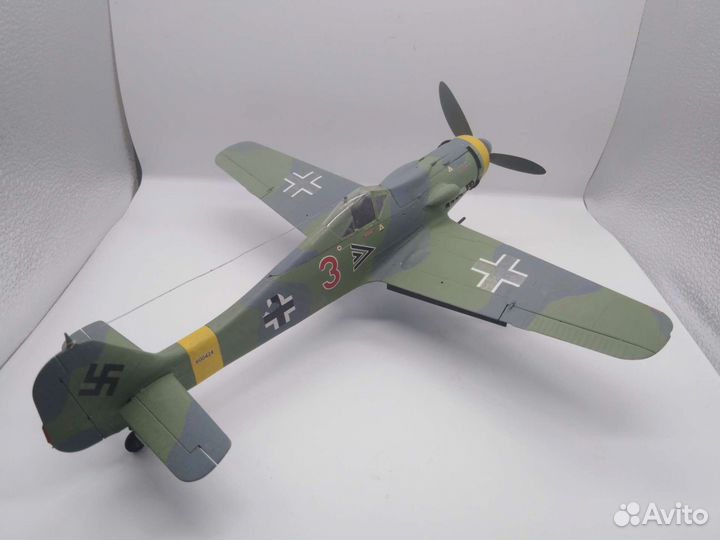 Немецкий истребитель Та 152 в 1:32