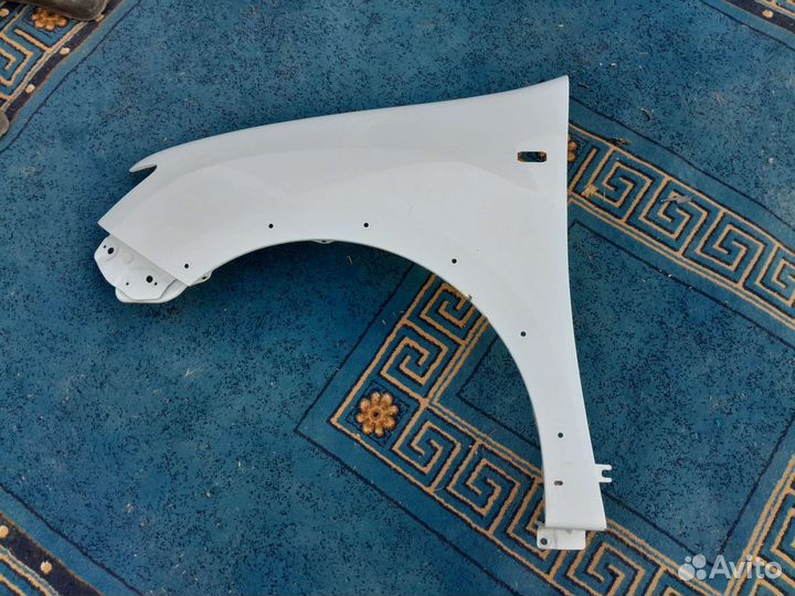Крыло левое renault logan 2