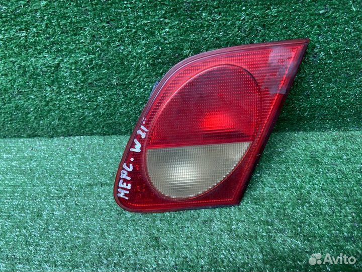 Фонарь задний правый Mercedes-Benz E W210