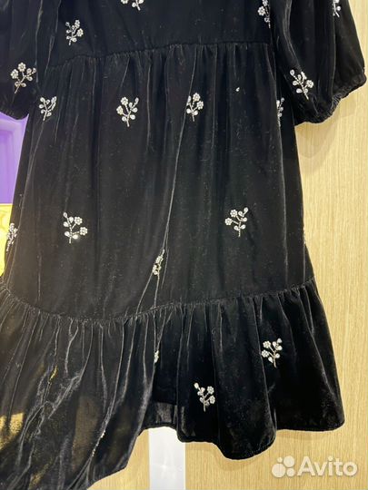 Платье для девочки бархатное новое