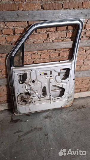 Дверь передняя правая Suzuki Wagon R 1998