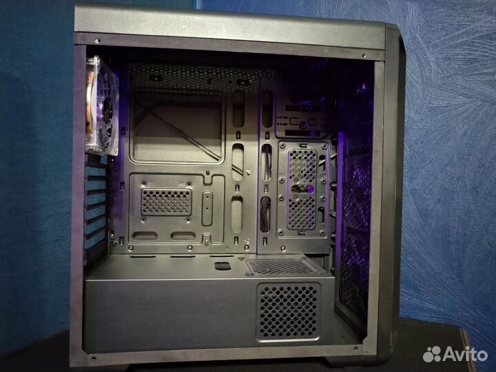 Корпус Zalman I3 + 4 вентилятора с подсветкой