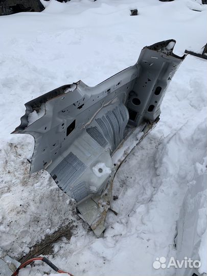 Крыло заднее правое Ford Explorer 5 u502 белое