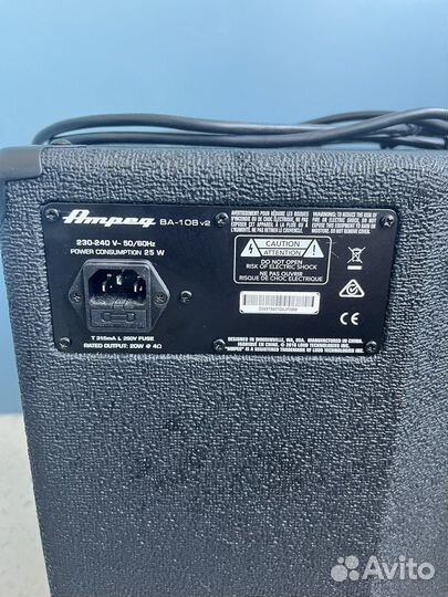 Комбоусилитель для бас гитары Ampeg BA-108