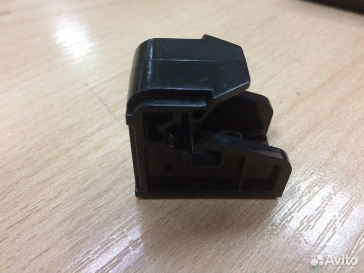 Кронштейн крепления фары Volkswagen Polo Sedan