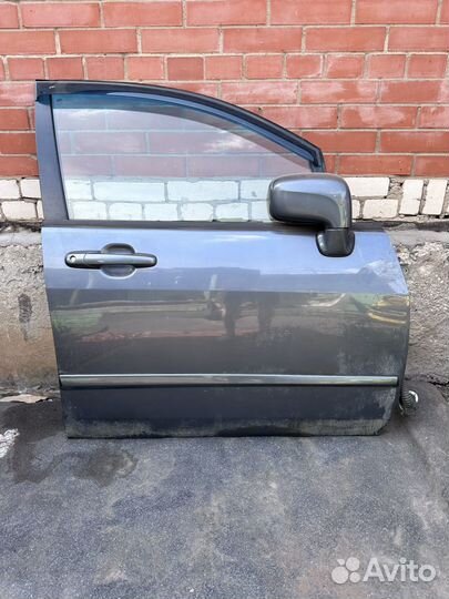 Дверь передняя правая suzuki liana