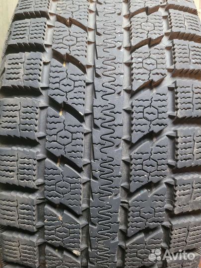 Toyo Observe GSi-5 225/60 R17 99T