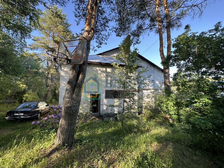 Дом 220 м² на участке 9 сот.