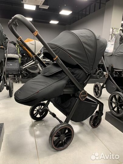 Коляска с реверсивным блоком Carrello Epica