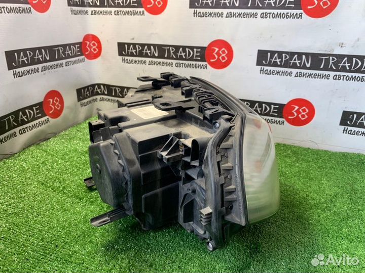 Фара передняя правая Bmw X3 E83 N52B25 2006