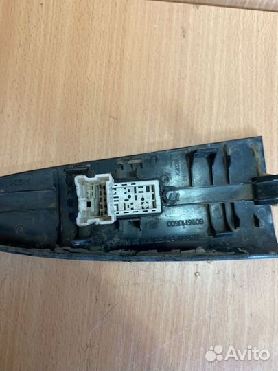 Кнопка стеклоподъемника nissan note E11