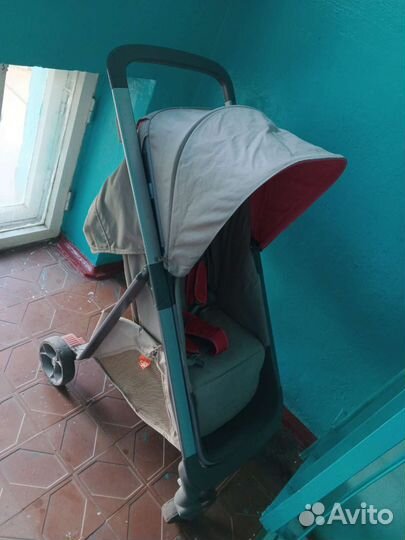 Прогулочная коляска