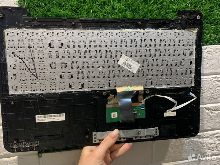 В разбор ноутбук asus X555L x555