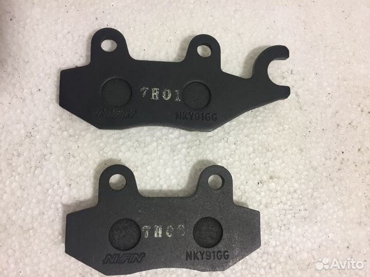 Тормозные колодки правые перед Yamaha rhino 700