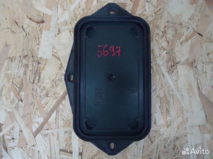 Кронштейн Volkswagen Passat CC cawb 2009