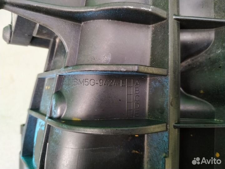 Впускной коллектор 1.6 Экобуст Форд Фокус 3