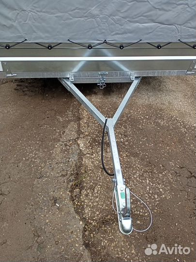 Большой легковой прицеп Титан с тентом