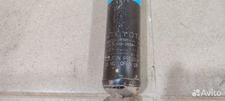 Амортизатор задний правый Toyota RAV 4 2019- 48530