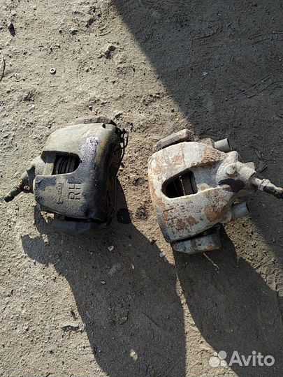 Суппорта передний Ford Focus 2