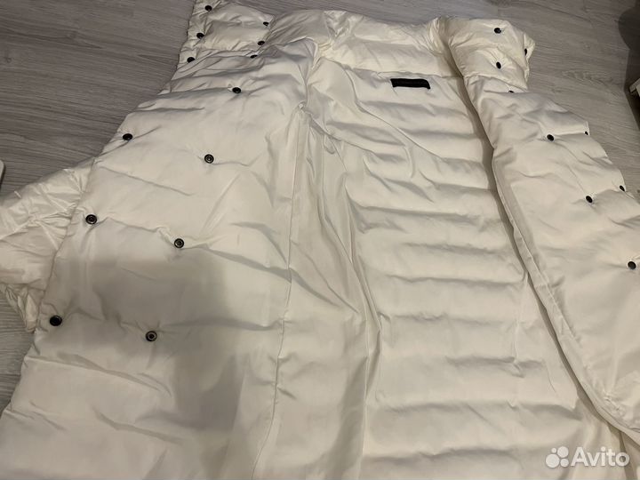 Пуховик женский демисезонный trussardi