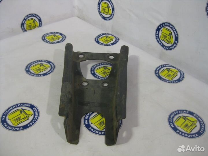 Кронштейн переднего амортизатора верхний 3197808 v