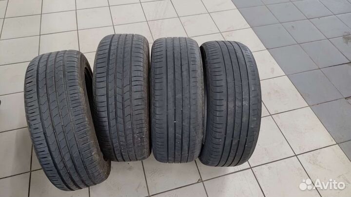 Kumho Ecsta HS51 215/55 R17