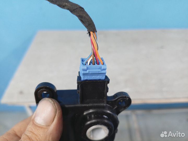 Моторчик заслонки печки Kia Ceed 1 (ED)