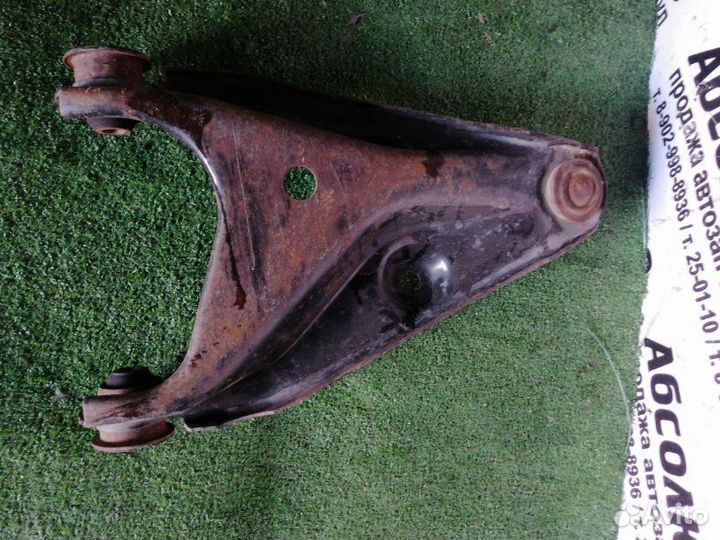 Рычаг передний правый Renault Logan