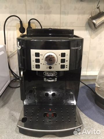 Кофемашина delonghi magnifica s