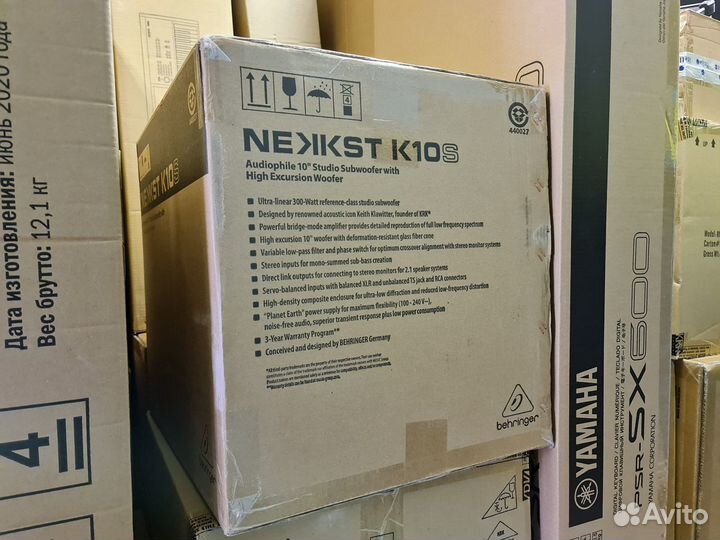 Behringer K10S активный студийный сабвуфер Новый