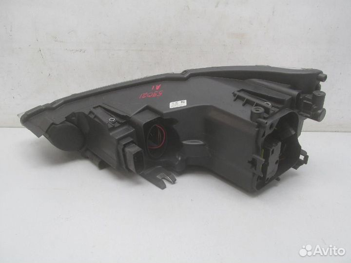 Фара правая Audi A1