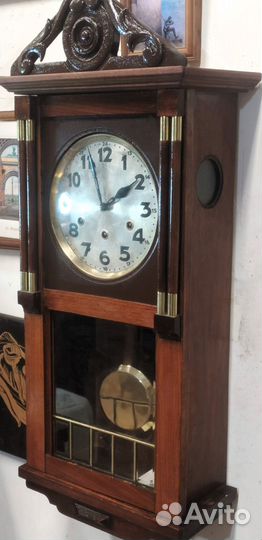 Старинные настенные часы с боем