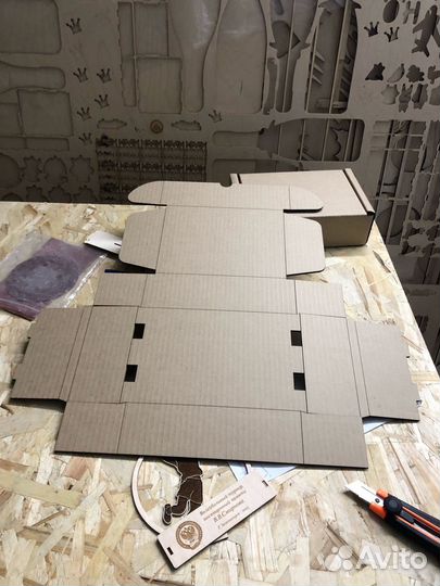 Коробки картонные под подарки и упаковка новые