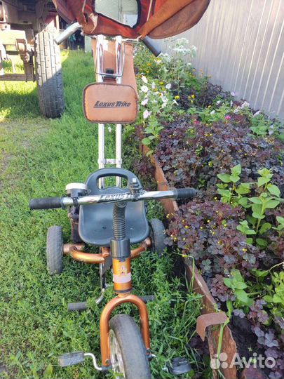 Велосипед детский трехколесный с управлением