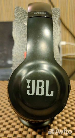Беспроводные наушники JBL Everest 300