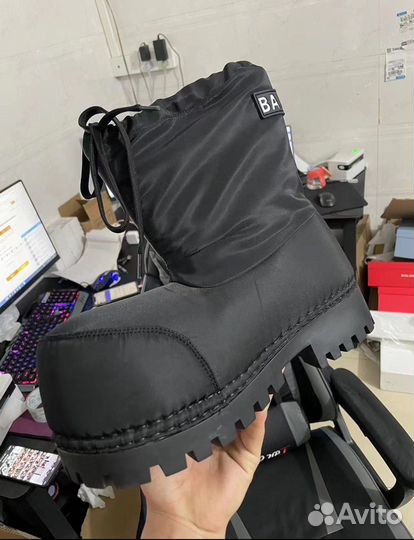 Ботинки Balenciaga Alaska low boots