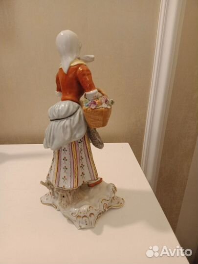 Статуэтка Дама с корзинкой, Германия, конец 19- на