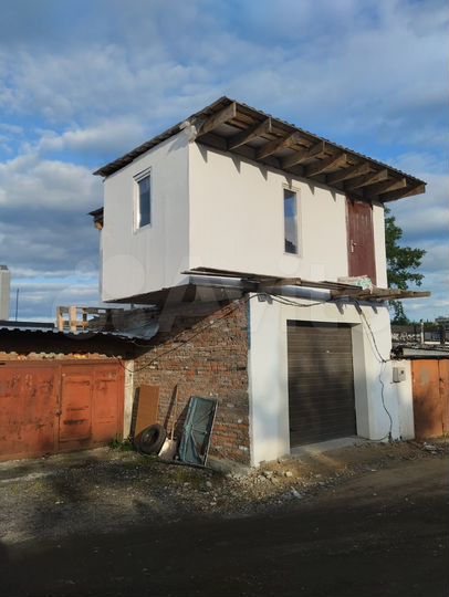 Гараж, > 30 м²