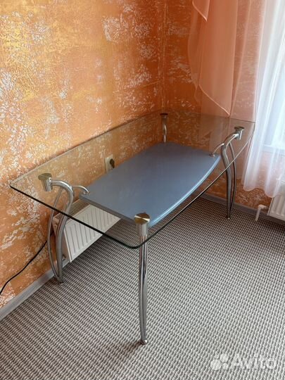 Кухонный стол