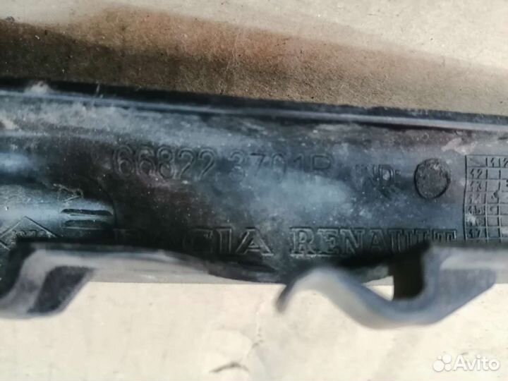 Накладка лобового стекла Рено Логан 2